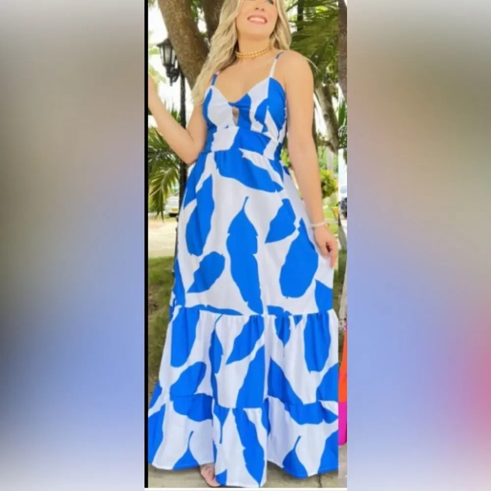 NWT Women’s White/Blue Print Maxi Dress -Size One Size (Small/Medium) - Picture 1 of 8
